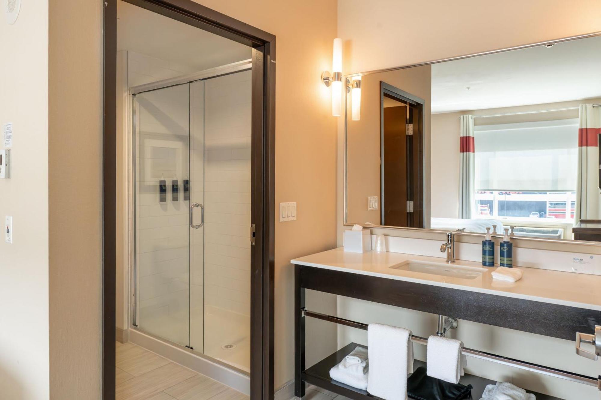 Four Points By Sheraton Edmonton International Airport Nisku Exterior foto